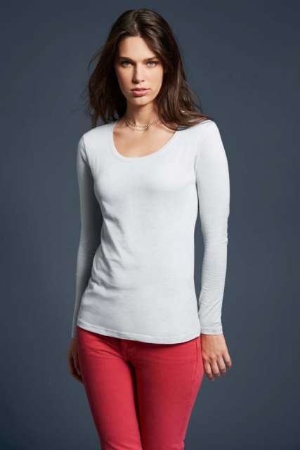 WOMEN’S FEATHERWEIGHT LONG SLEEVE SCOOP TEE