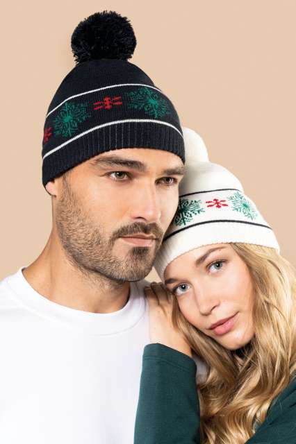 BEANIE WITH CHRISTMAS PATTERNS